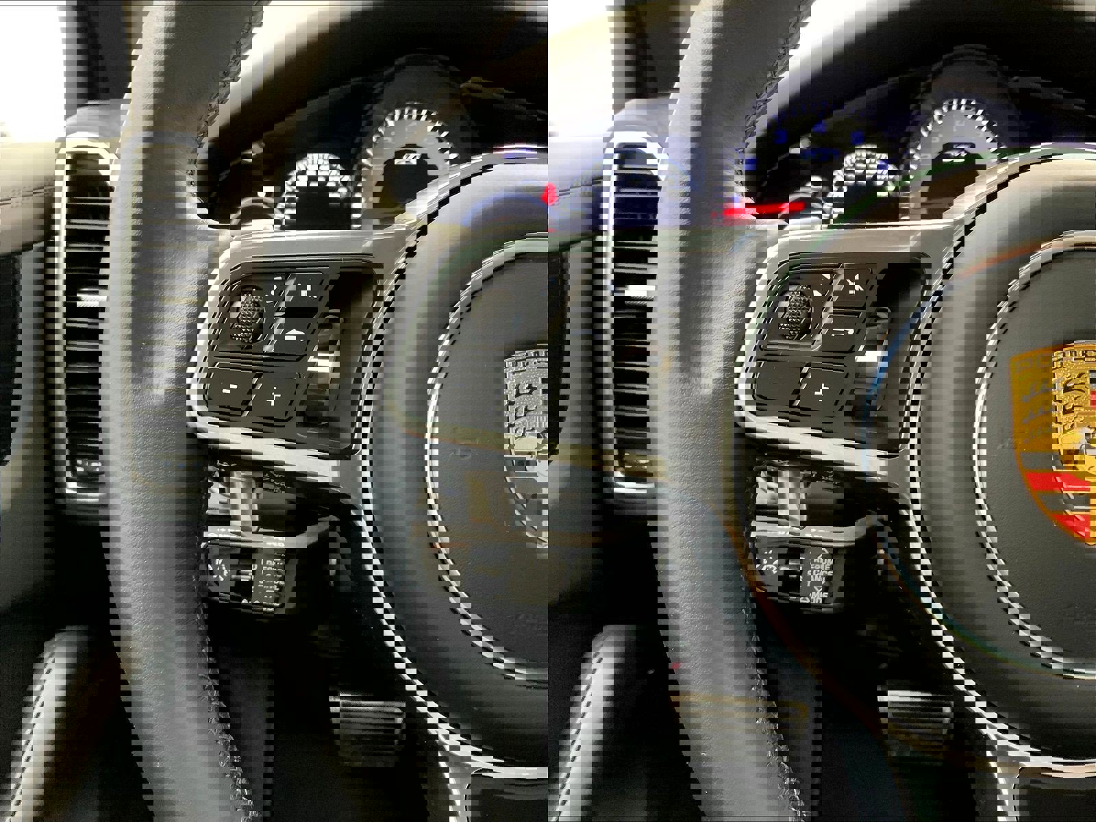 Used 2023 Porsche Cayenne GTS image 15