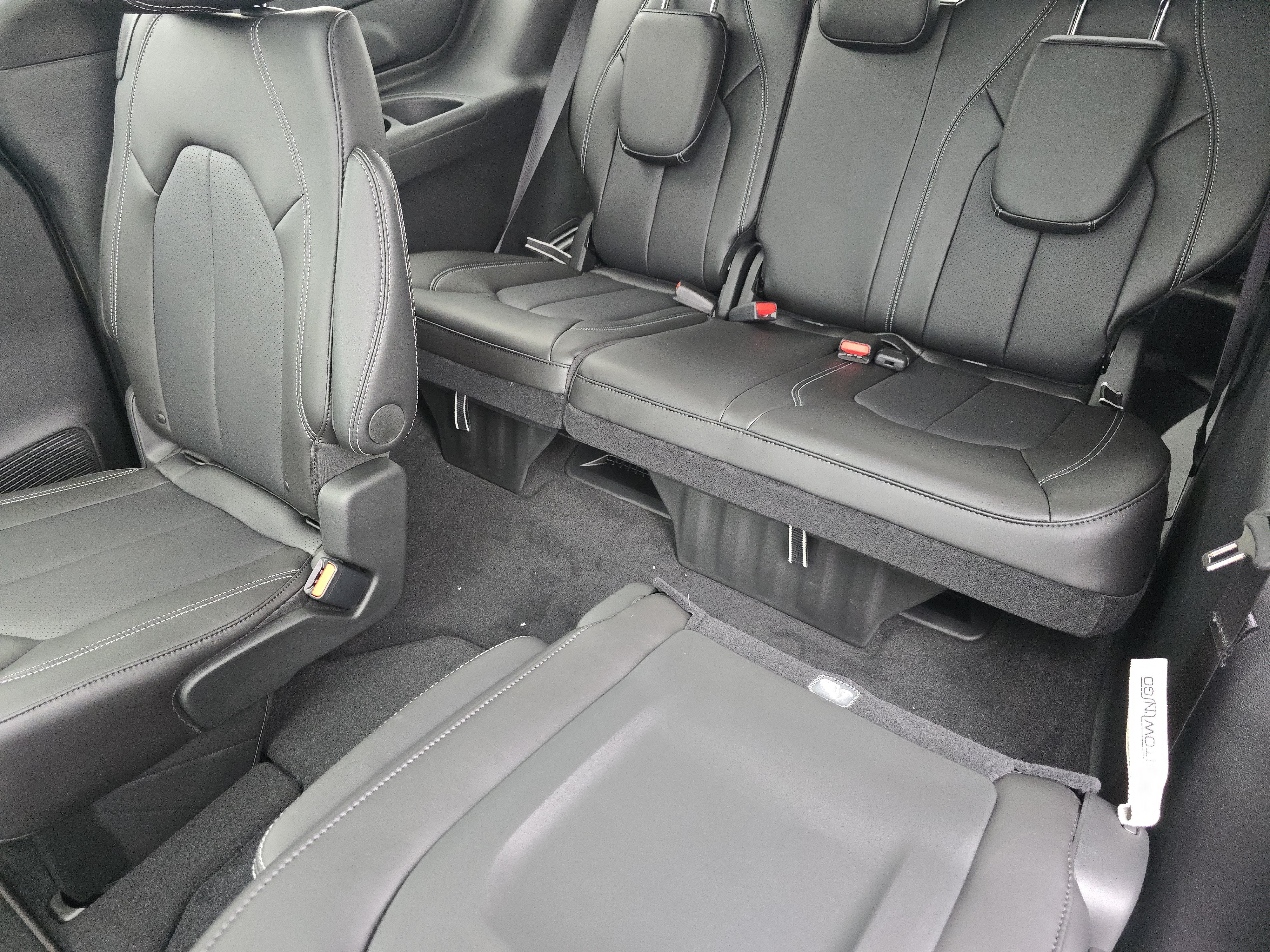New 2026 Chrysler Pacifica Select FWD image 22