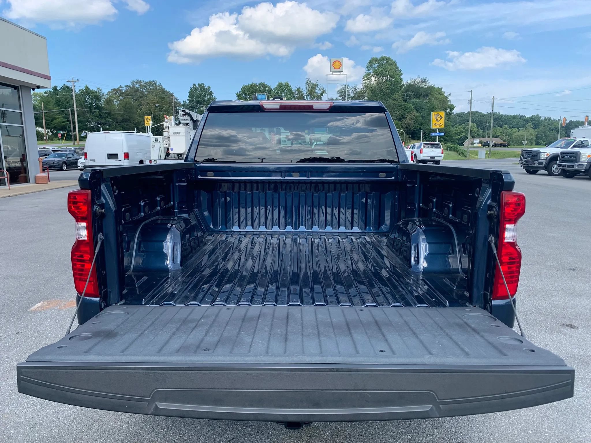 Used 2023 Chevrolet Silverado 1500 W/T w/ Trailering Package AWD/4WD image 31