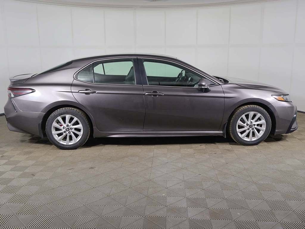 Used 2024 Toyota Camry SE FWD image 11