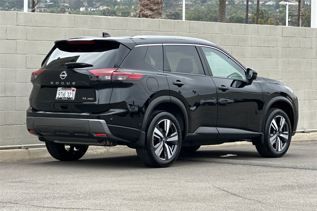 Used 2025 Nissan Rogue SL image 7
