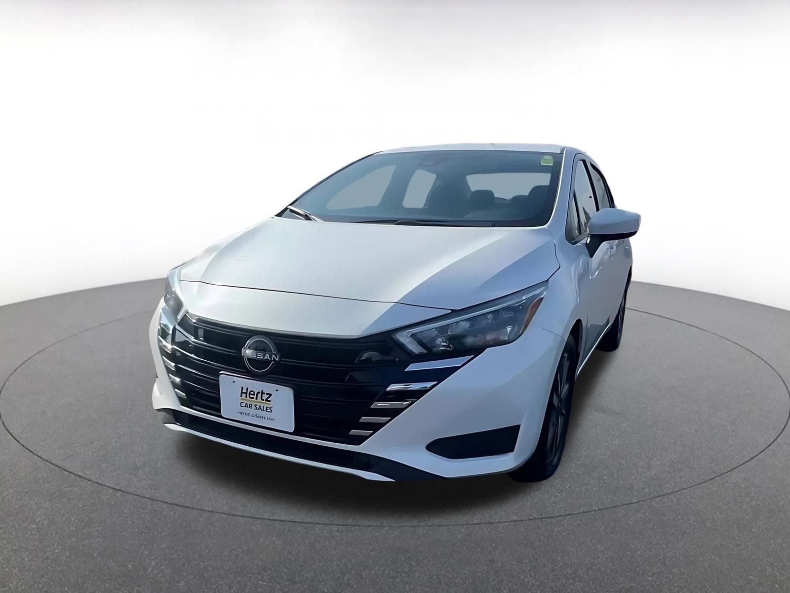 Used 2025 Nissan Versa SV image 7