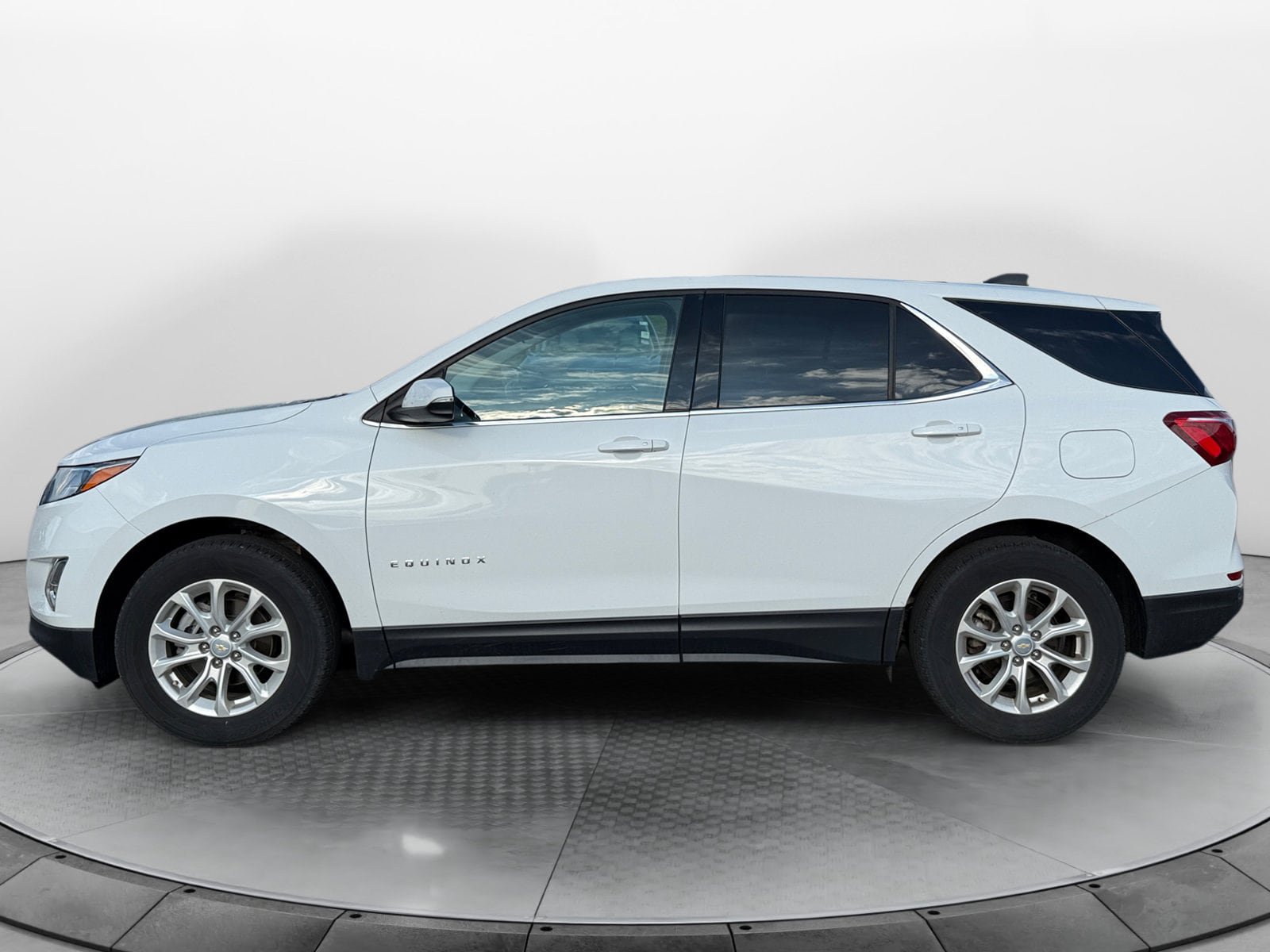 Used 2018 Chevrolet Equinox LT AWD/4WD image 3