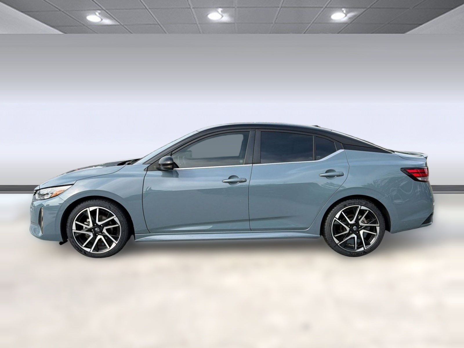 Used 2024 Nissan Sentra SR image 2