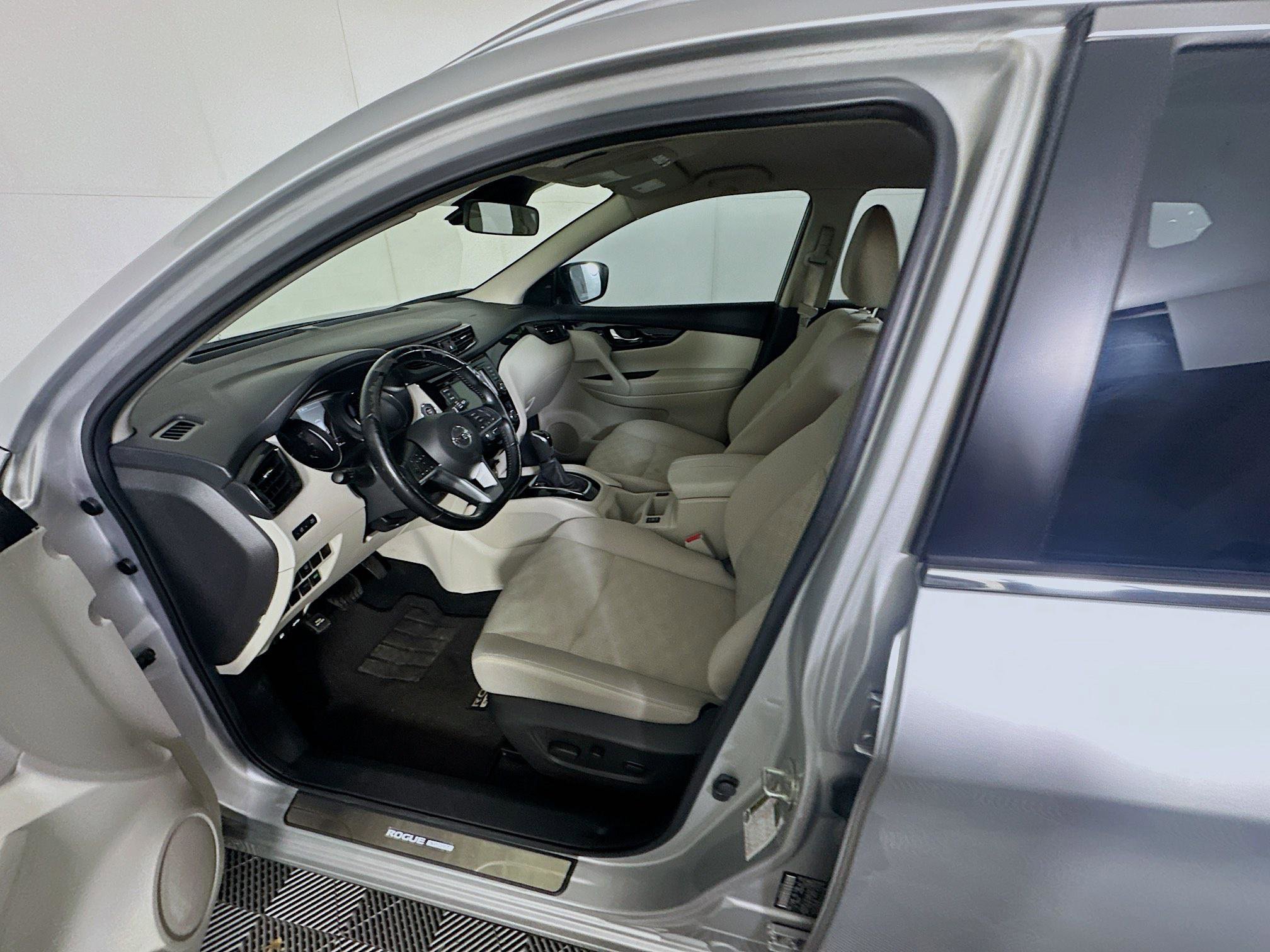 Used 2022 Nissan Rogue Sport SV image 13