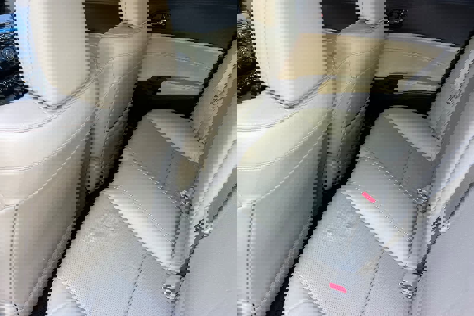 Used 2015 Acura ILX w/ Technology Package image 4