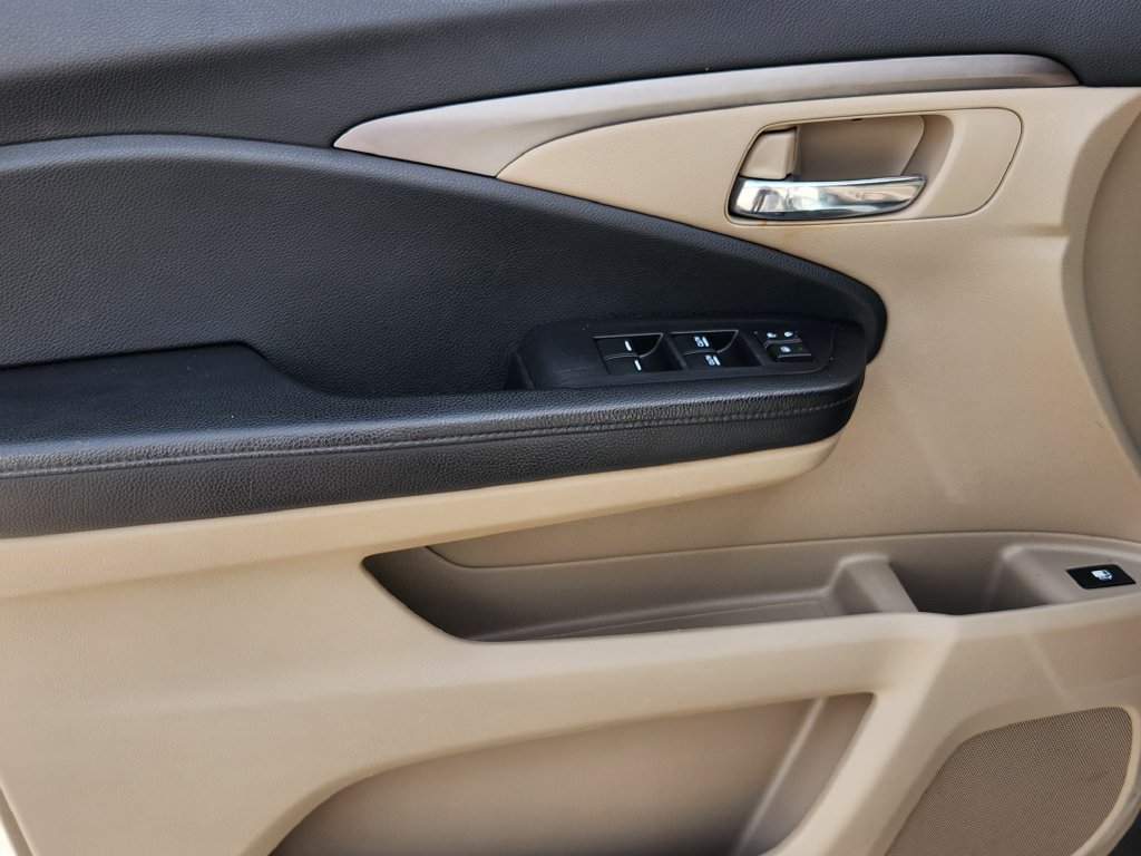 Used 2018 Honda Pilot EX image 17