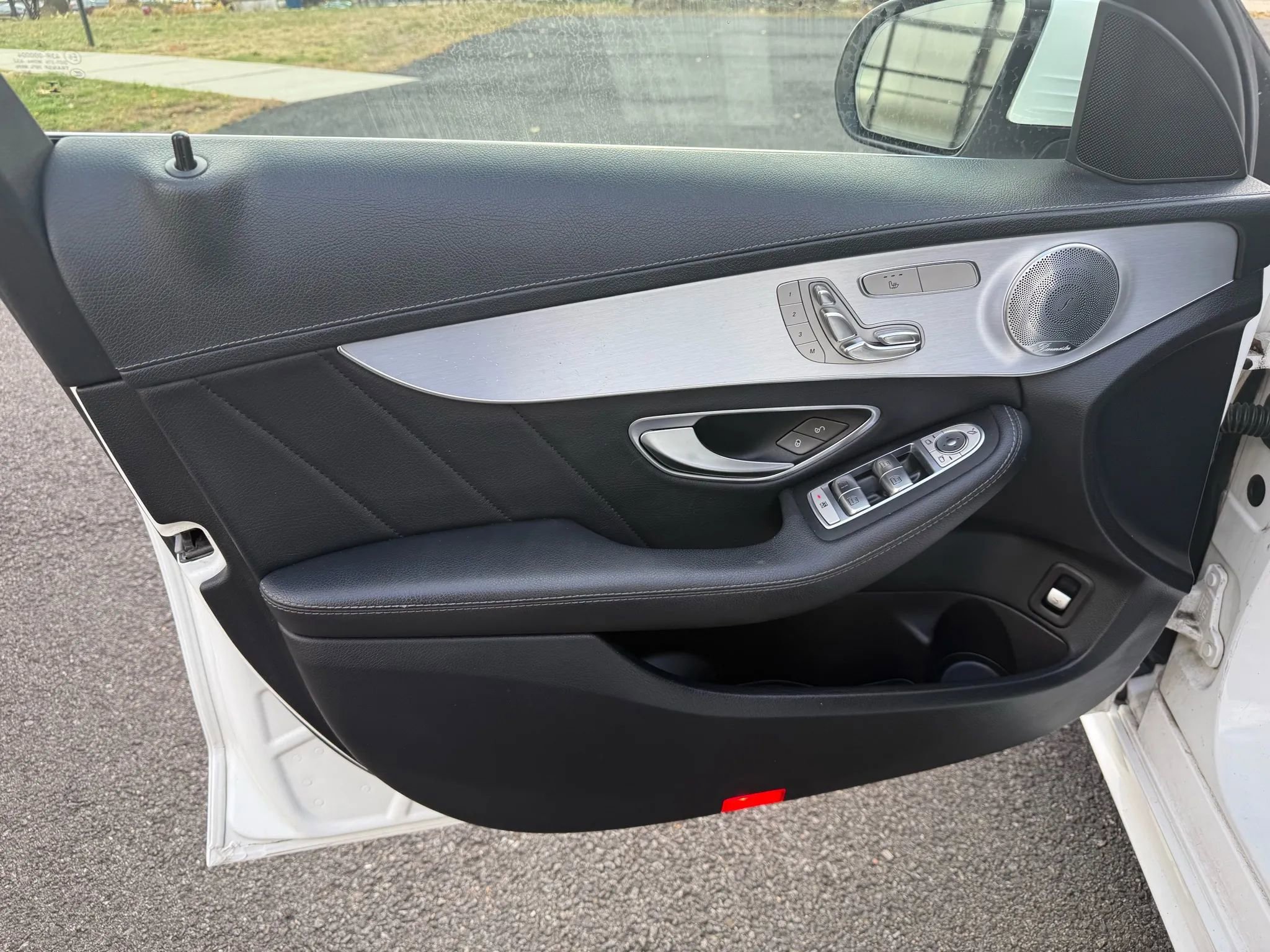 Used 2015 Mercedes-Benz C 300 4MATIC Sedan image 25