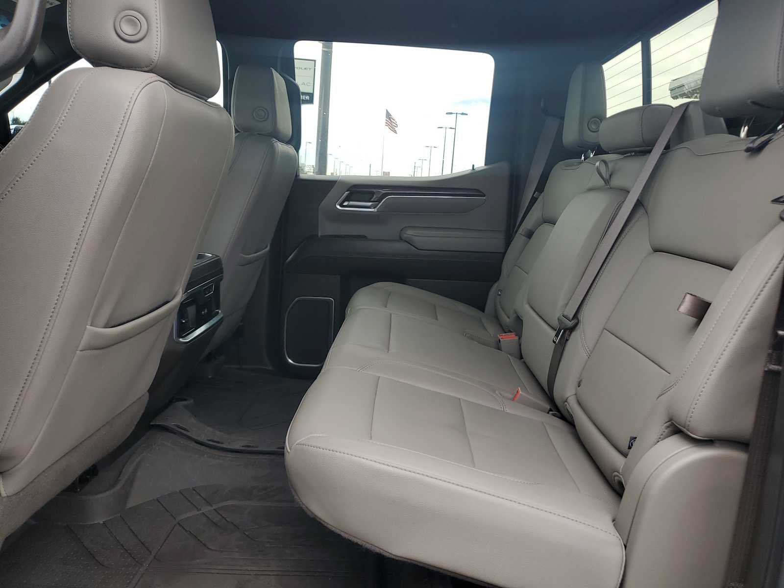 Used 2023 Chevrolet Silverado 1500 LTZ w/ LTZ Convenience Package II AWD/4WD image 18