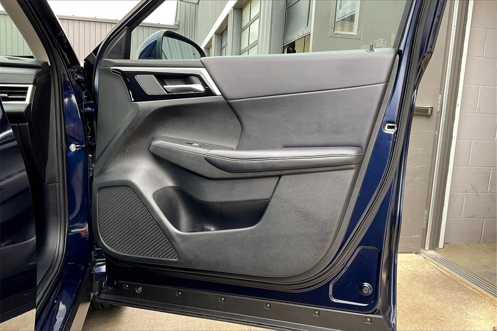 Used 2024 Mitsubishi Outlander SE Black Edition image 23