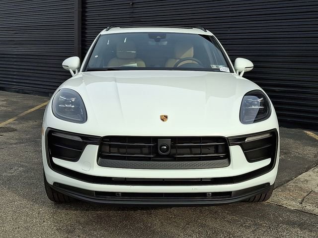 Certified 2026 Porsche Macan AWD/4WD image 10