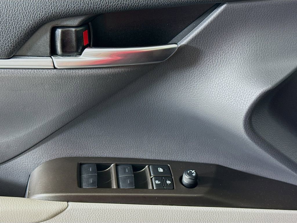 Certified 2023 Toyota Camry SE w/ Convenience Package FWD image 17