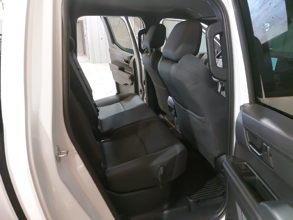 Used 2024 Toyota Tacoma SR5 w/ SR5 Upgrade Package AWD/4WD image 11