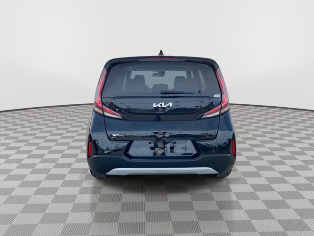 Used 2023 Kia Soul LX w/ LX Technology Package image 9