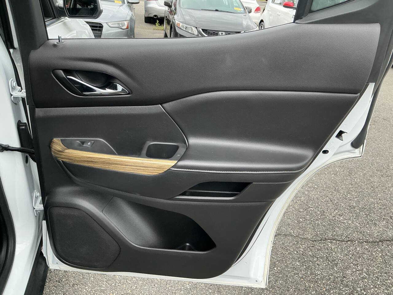 Used 2019 GMC Acadia Denali AWD/4WD image 27