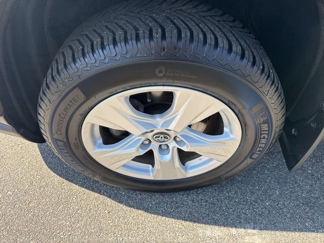 Used 2021 Toyota RAV4 XLE w/ Convenience Package image 43