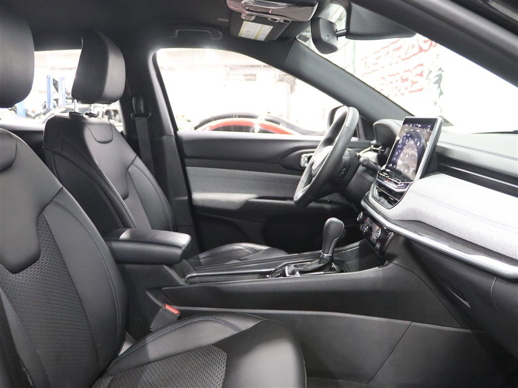 Used 2023 Jeep Compass Latitude w/ Convenience Group image 19