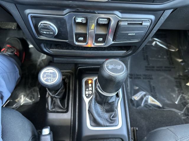Used 2020 Jeep Wrangler Sport AWD/4WD image 23