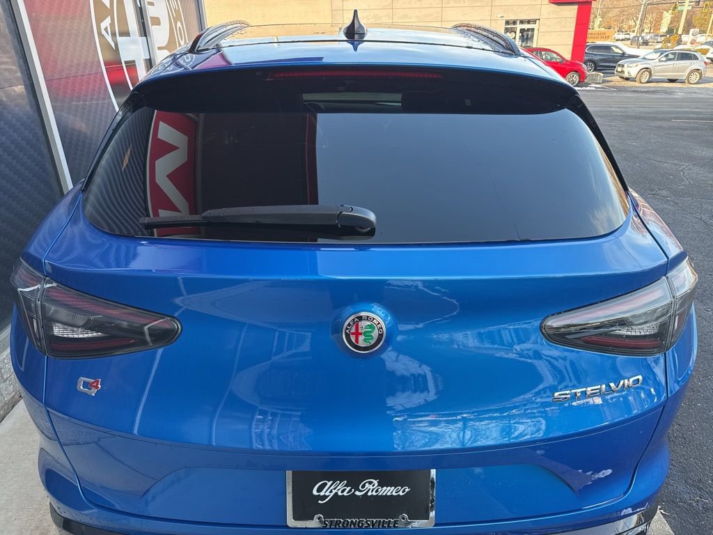 New 2025 Alfa Romeo Stelvio Sprint image 7