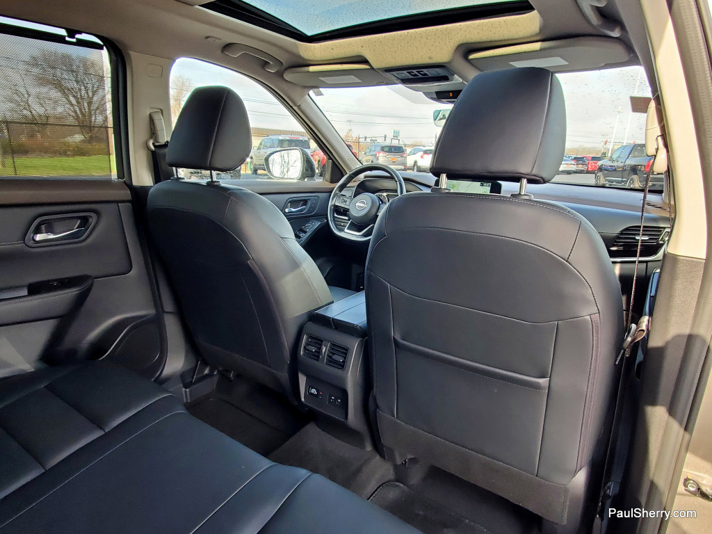 Used 2023 Nissan Rogue SL w/ SL Premium Package image 48