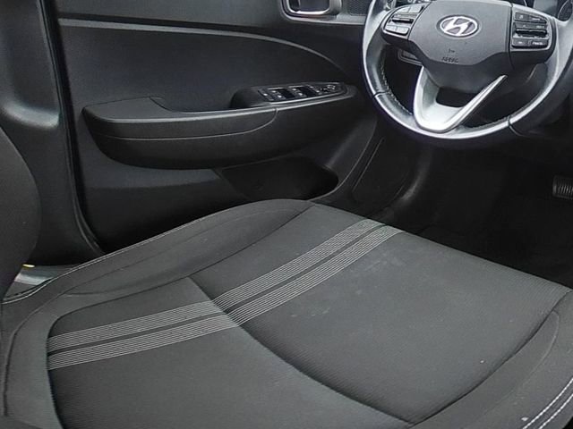 Used 2020 Hyundai Venue SEL w/ Convenience + Premium Package FWD image 18