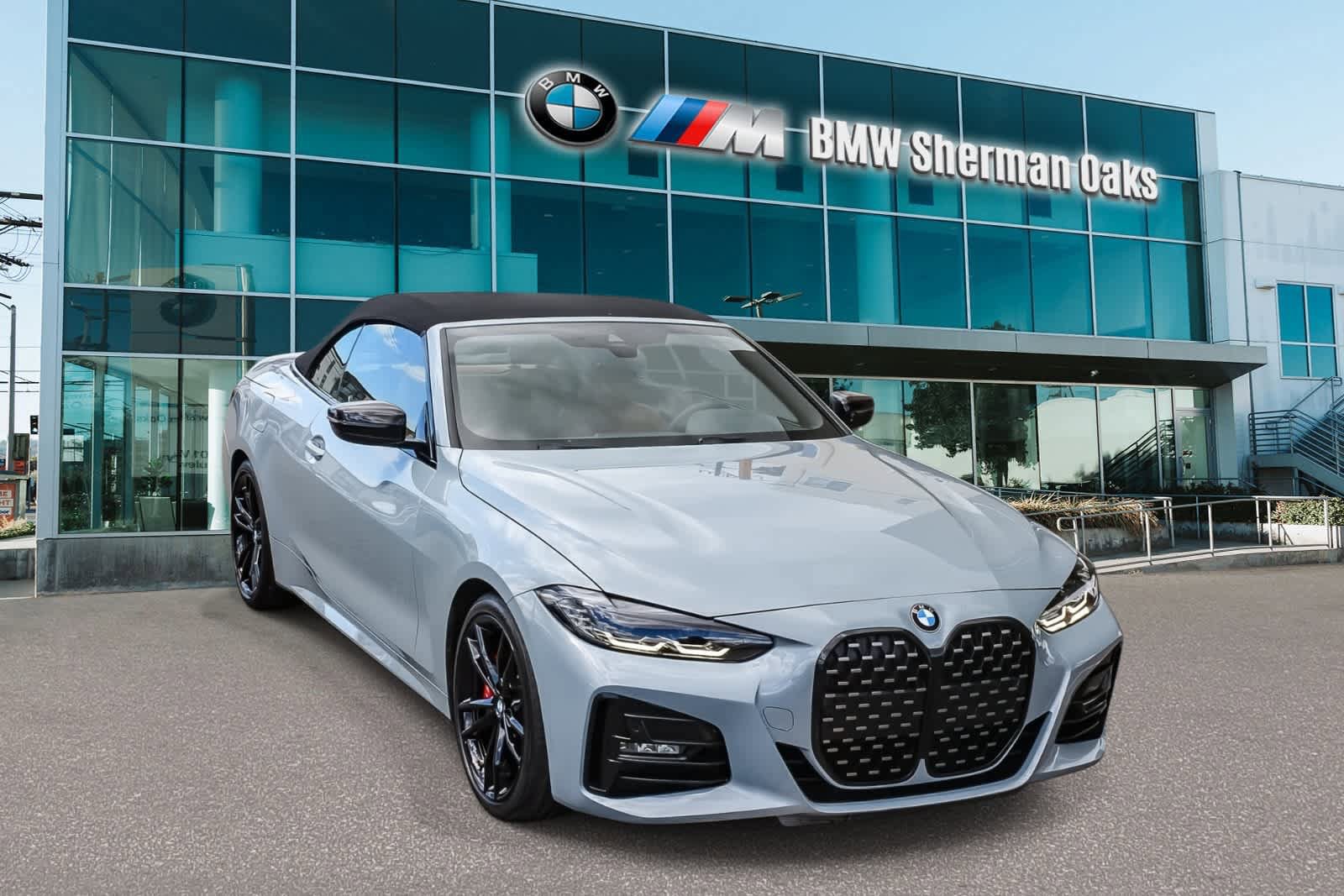 Certified 2023 BMW 430i Convertible w/ M Sport Package RWD image 3