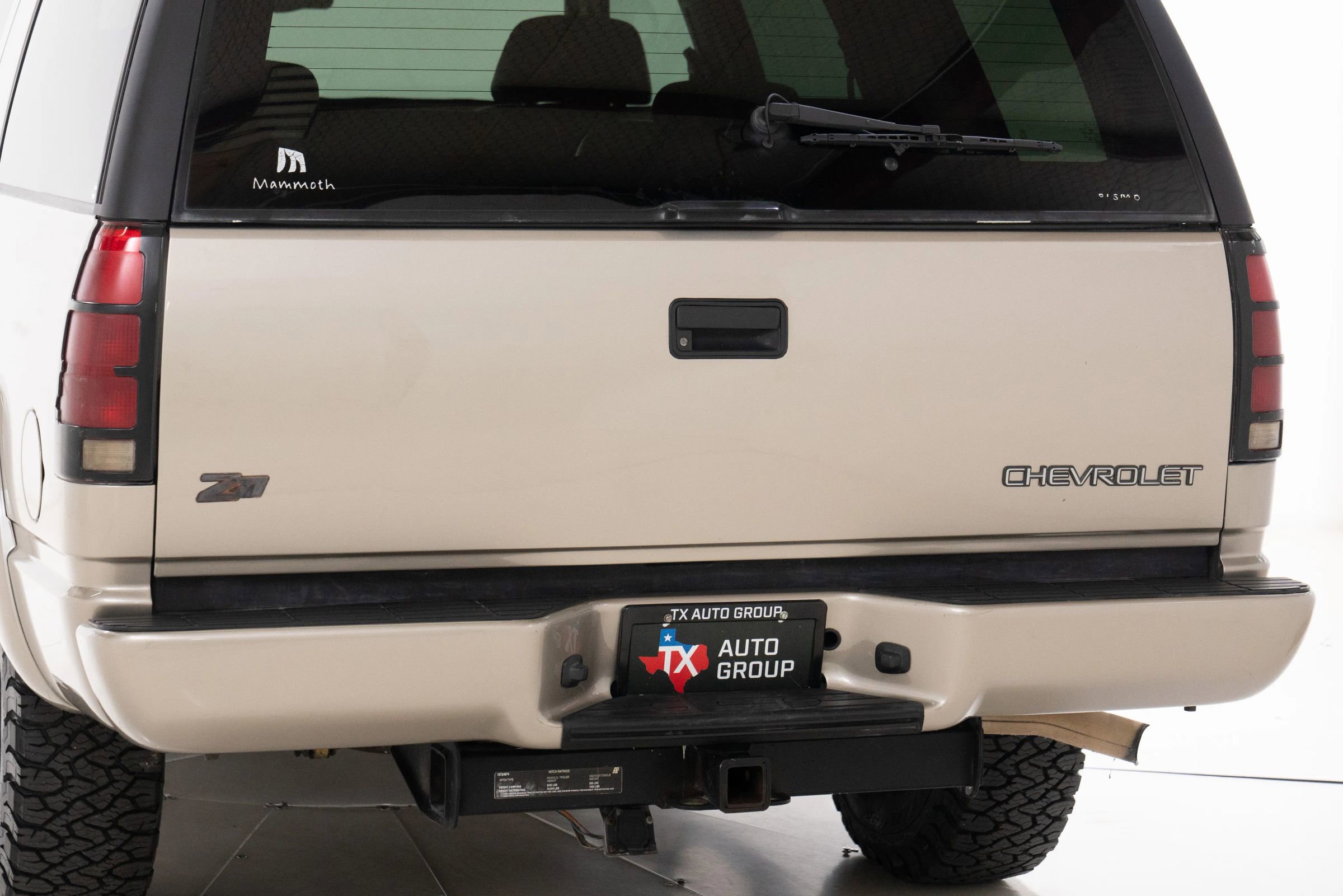 Used 2000 Chevrolet Tahoe Z71 w/ Comfort & Security Pkg AWD/4WD image 16