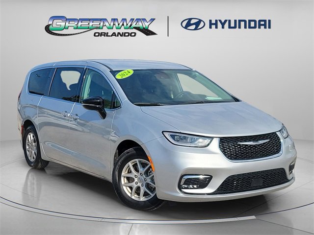 Used 2024 Chrysler Pacifica Touring-L image 1