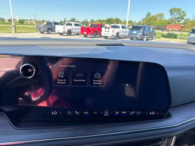 New 2026 Chevrolet Suburban Premier w/ Sun And Tow Package AWD/4WD image 29
