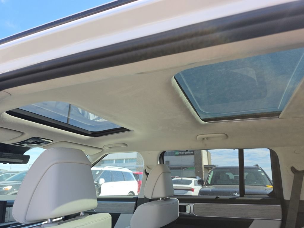 Used 2025 Hyundai Santa Fe Calligraphy image 11