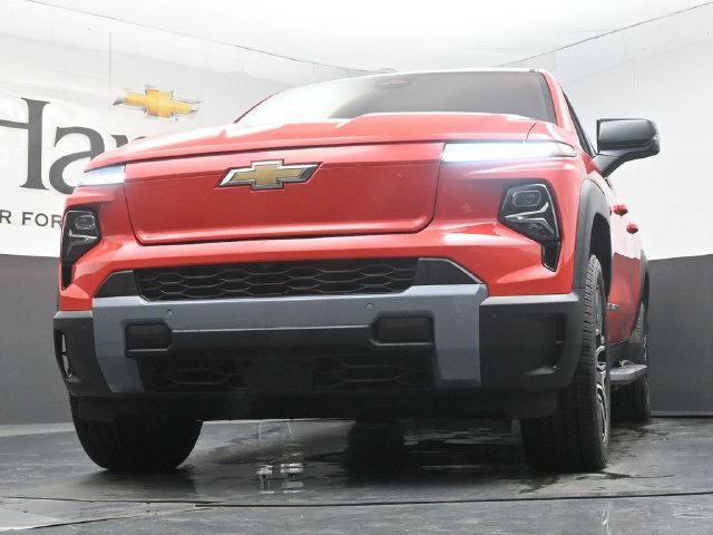 New 2026 Chevrolet Silverado EV LT AWD/4WD image 4