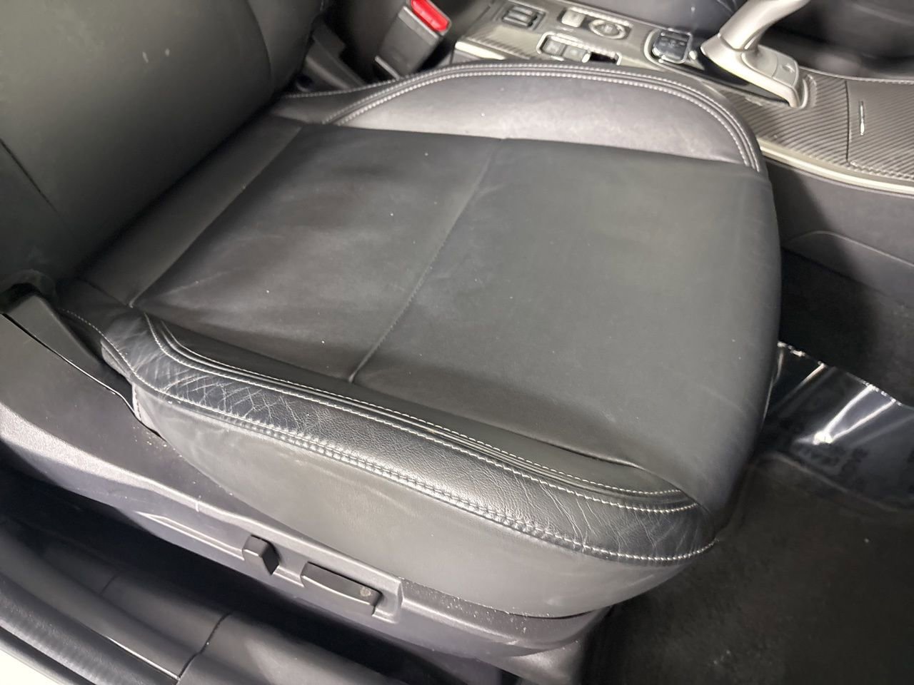 Used 2020 Mitsubishi Outlander SEL image 25