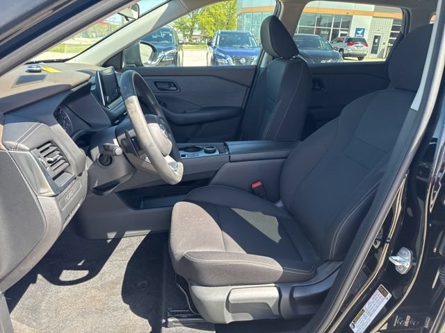 Used 2023 Nissan Rogue S AWD/4WD image 9