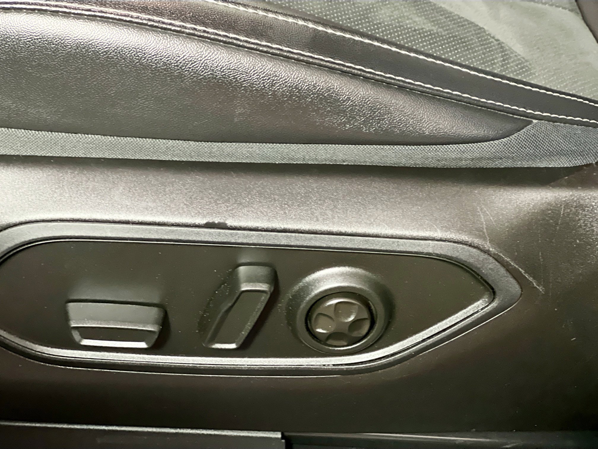 Used 2024 Jeep Grand Cherokee Altitude image 15