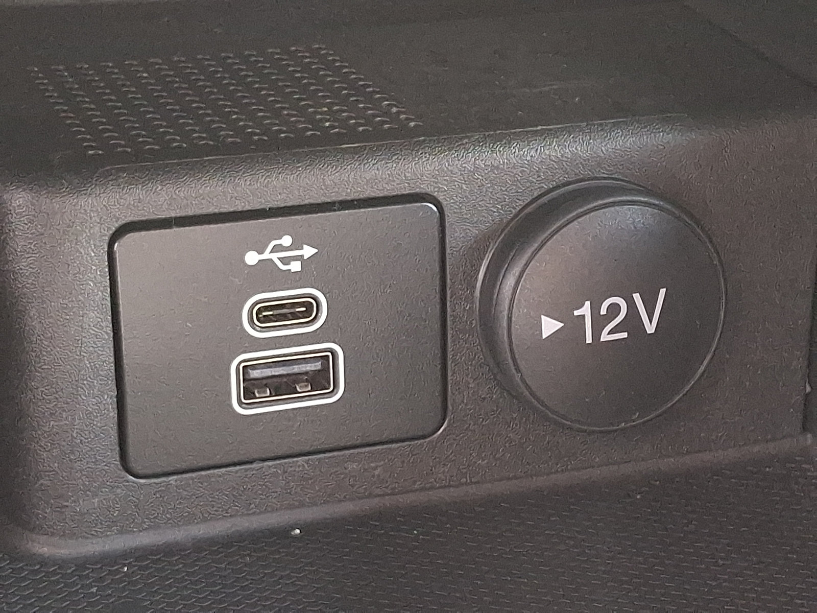 Used 2024 Ford Escape ST-Line w/ Tech Pack #1 FWD image 24