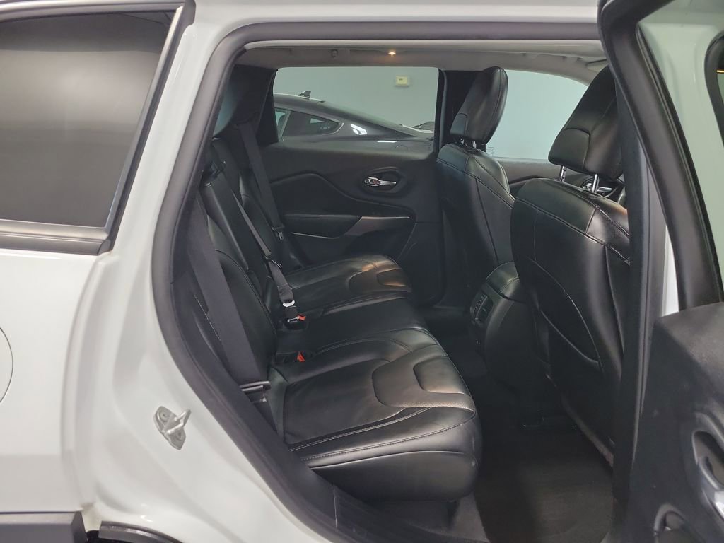 Used 2022 Jeep Cherokee Latitude Lux w/ Sun & Sound Group image 11