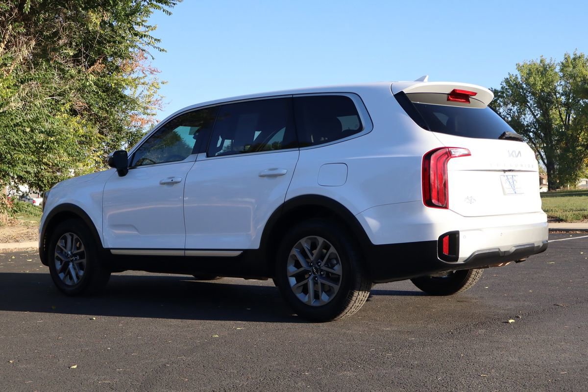 Used 2023 Kia Telluride LX image 7