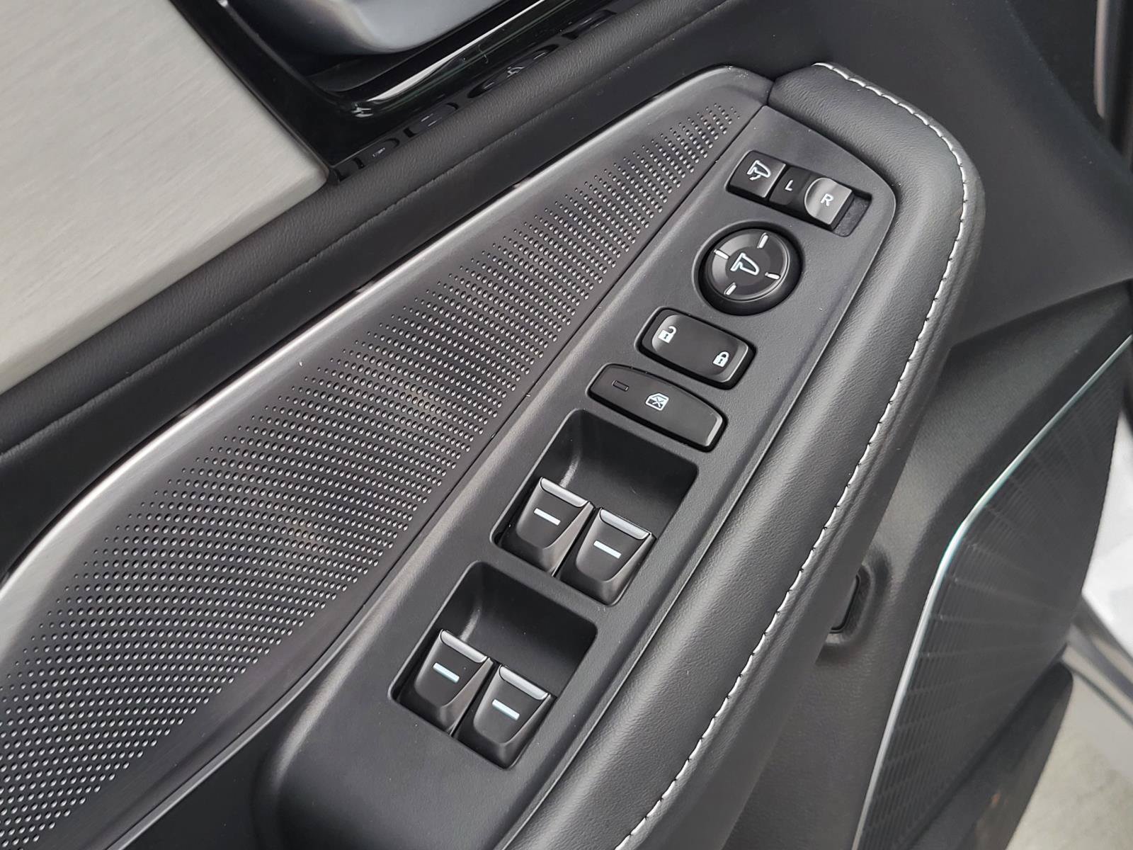 New 2026 Acura MDX w/ Technology Package AWD/4WD image 16