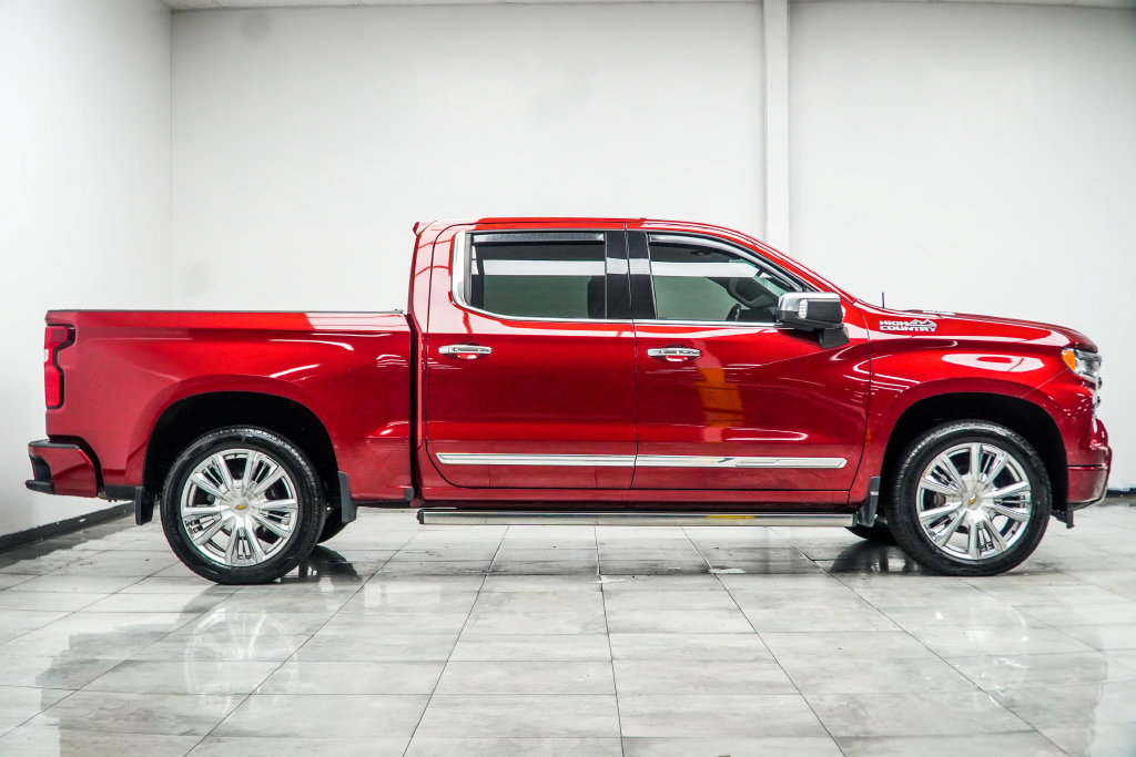 Used 2023 Chevrolet Silverado 1500 High Country w/ Technology Package AWD/4WD image 10