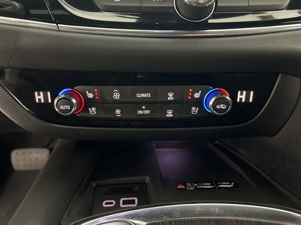 Used 2024 Buick Enclave Avenir w/ Avenir Technology Package image 15