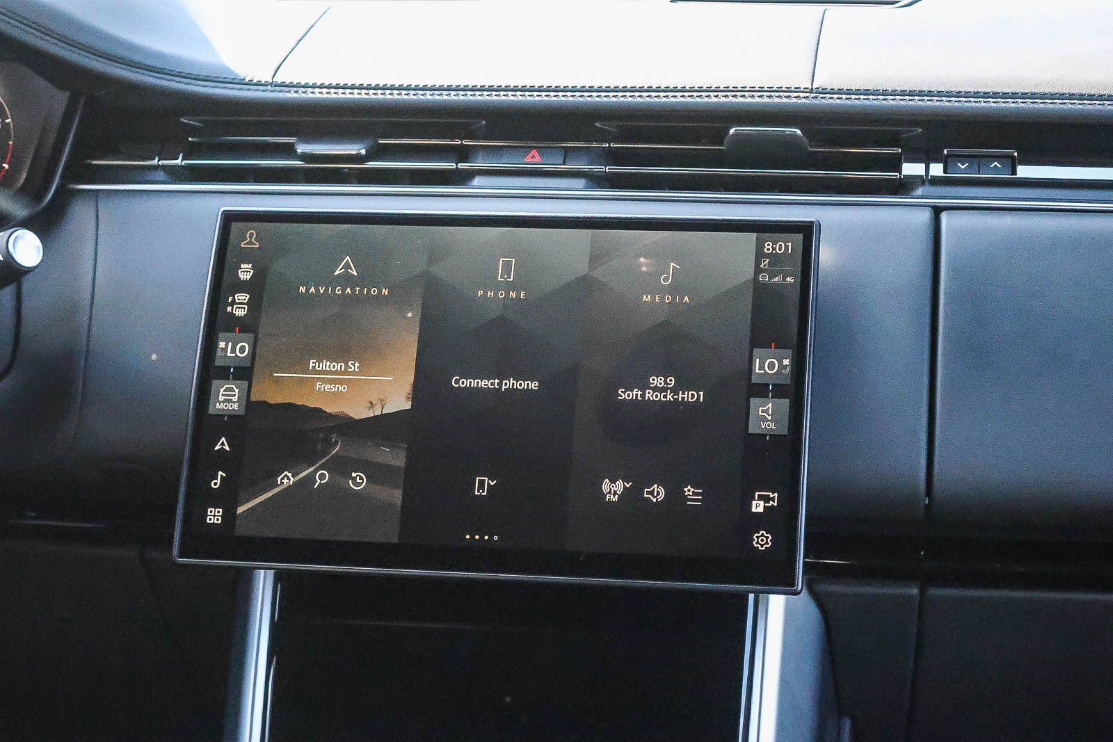 Certified 2024 Land Rover Range Rover SE AWD/4WD image 23