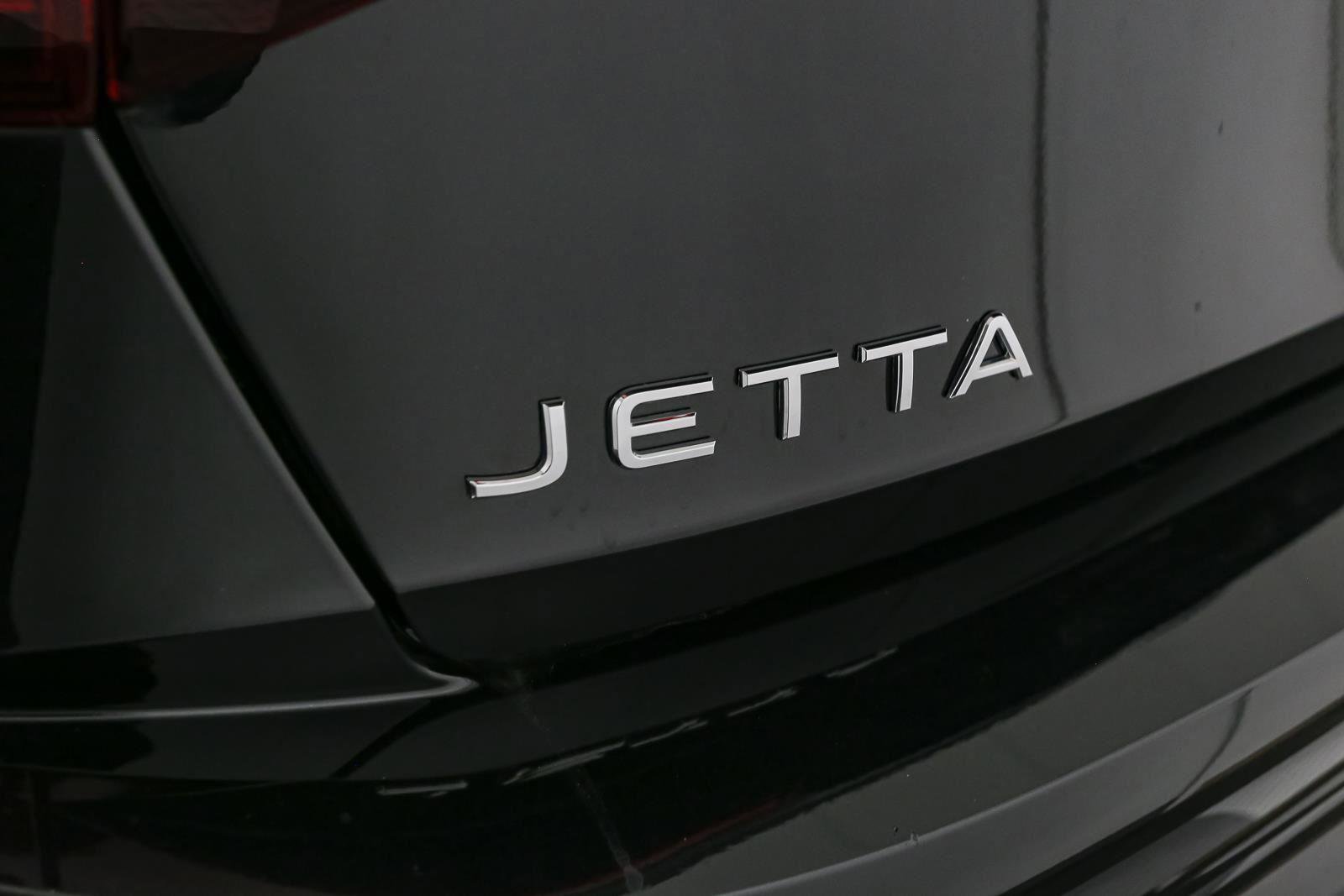 Certified 2023 Volkswagen Jetta Sport image 13