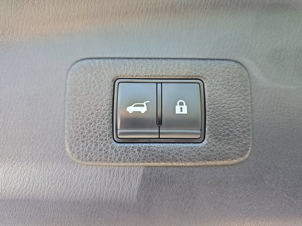 Used 2024 Nissan Armada SL w/ Captain's Chairs Package AWD/4WD image 34