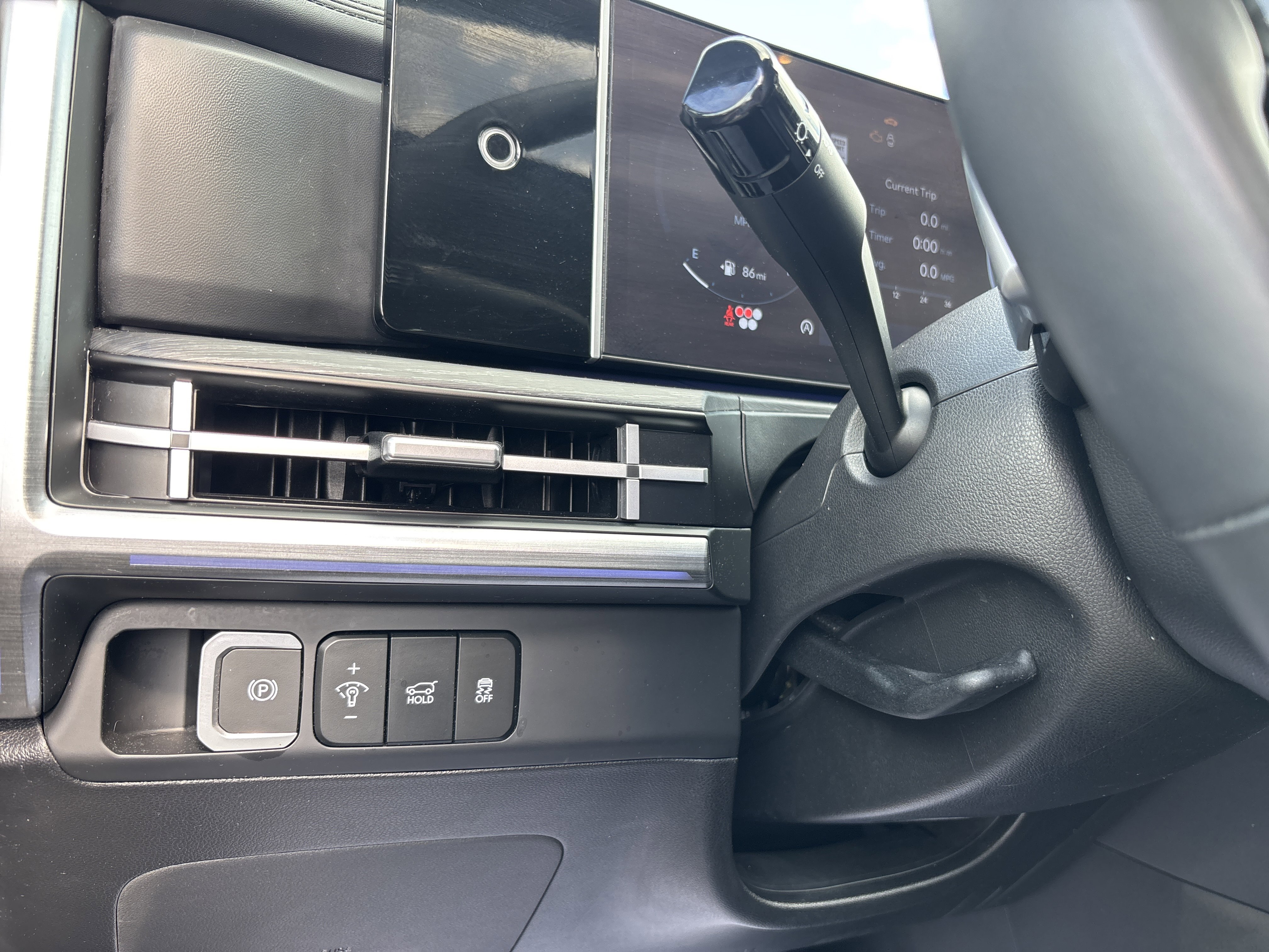 Used 2024 Hyundai Santa Fe Limited image 38