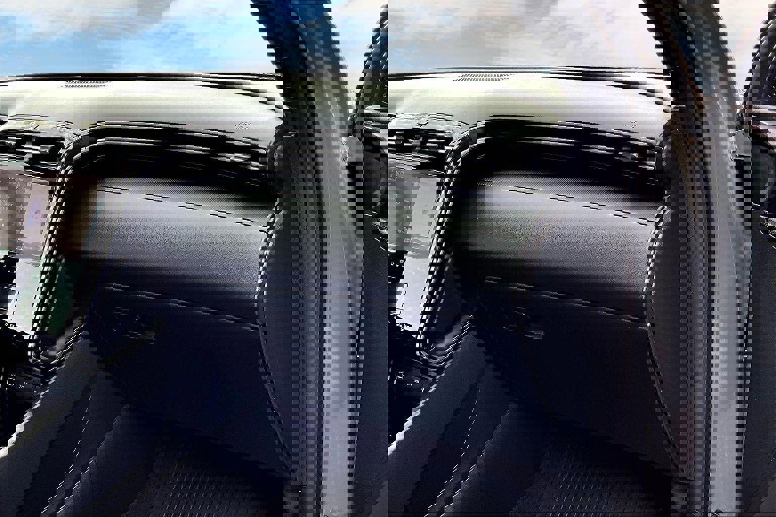 Used 2024 Hyundai Santa Cruz SEL w/ Activity Package image 18