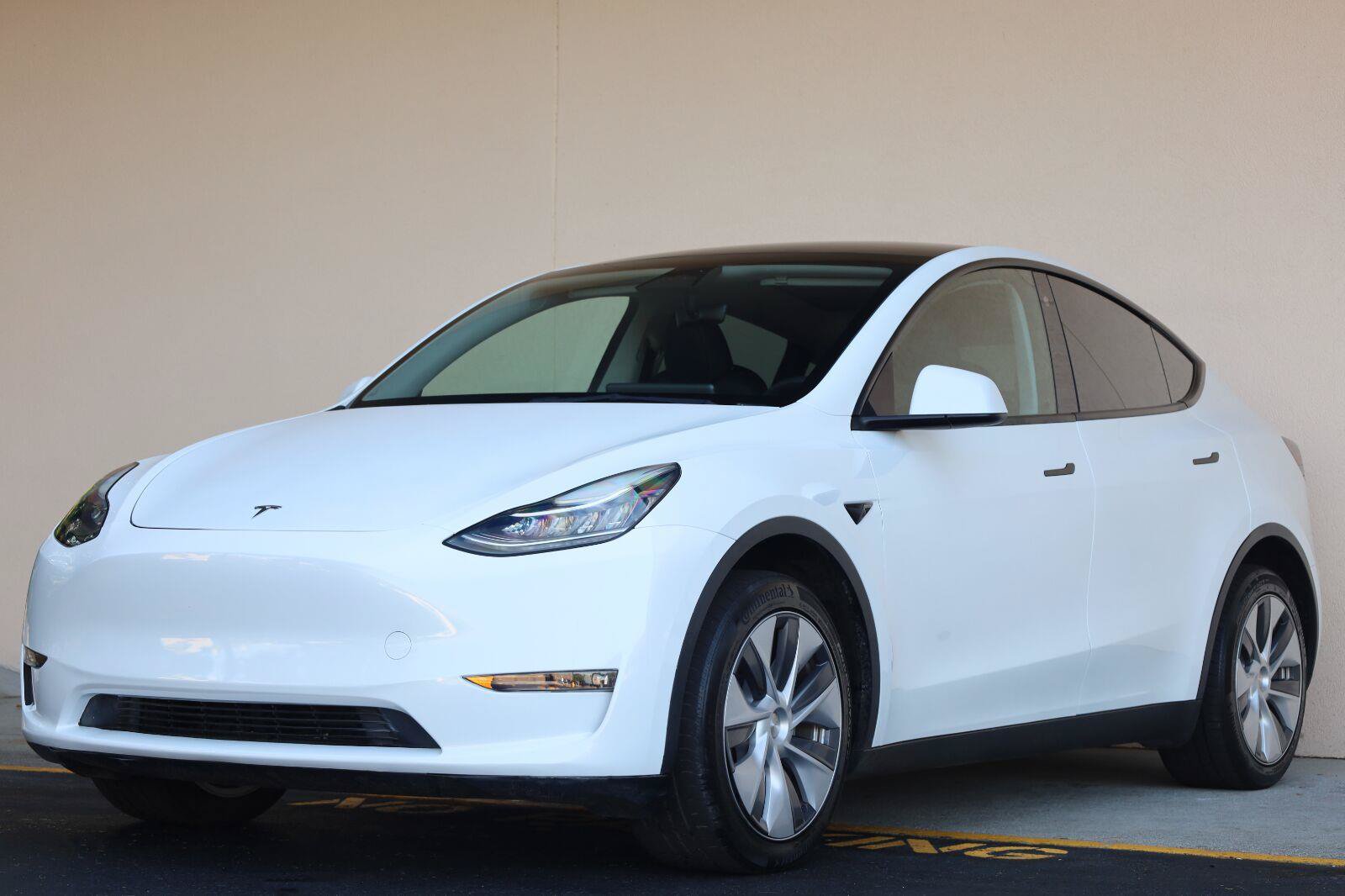 Used 2023 Tesla Model Y Long Range AWD/4WD image 5