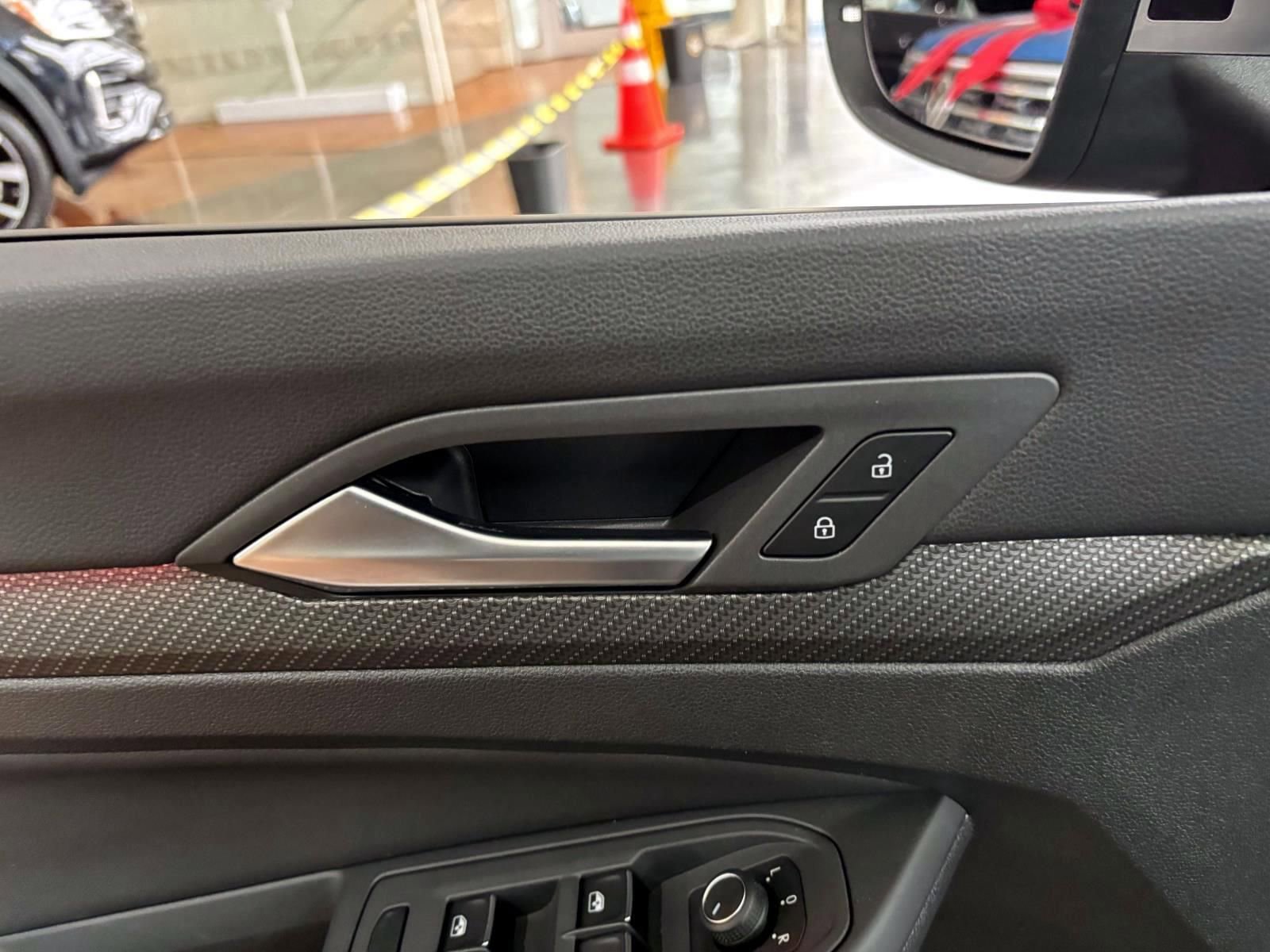 Used 2024 Volkswagen Golf R image 12