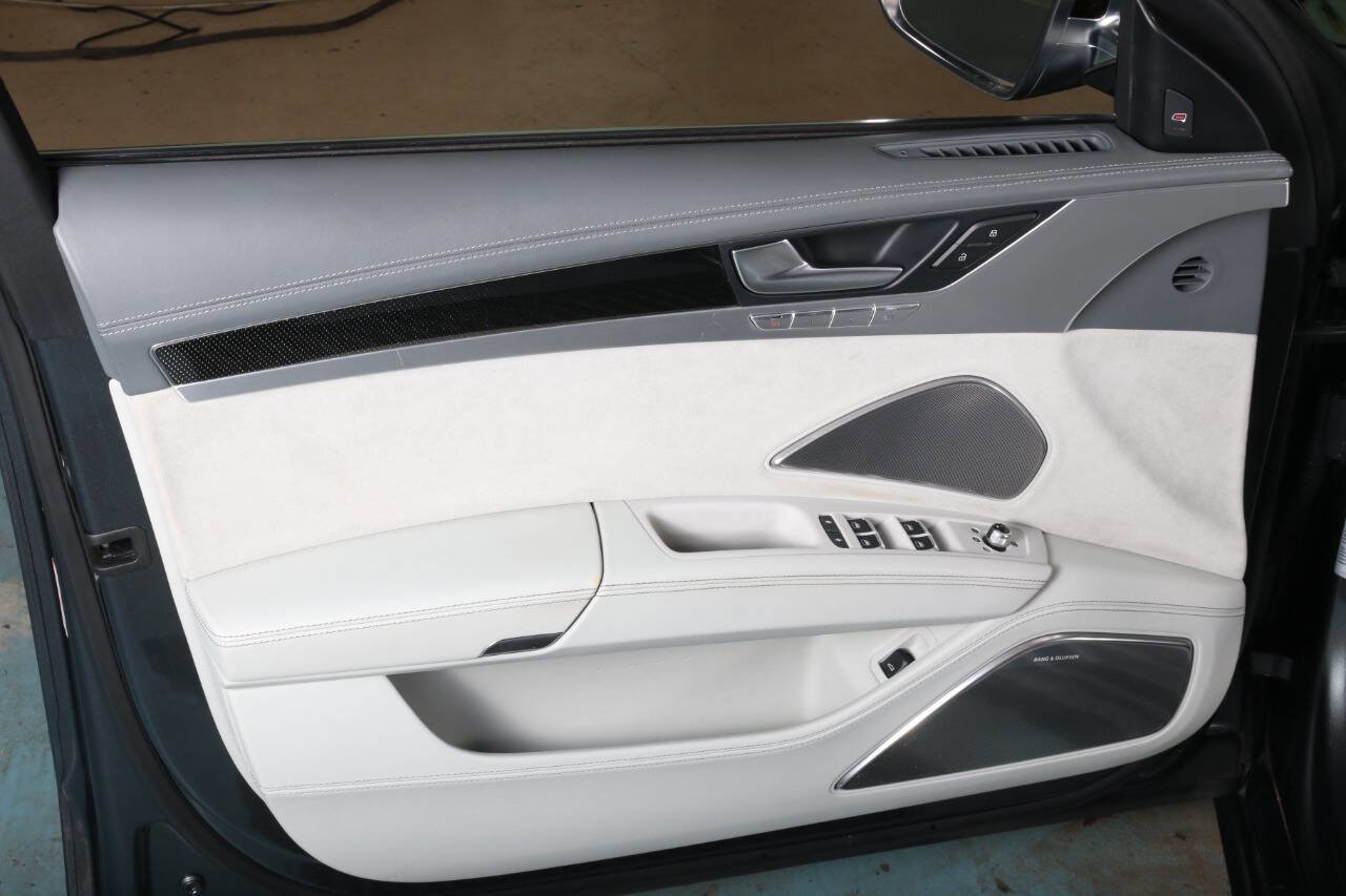 Used 2014 Audi S8 AWD/4WD image 47