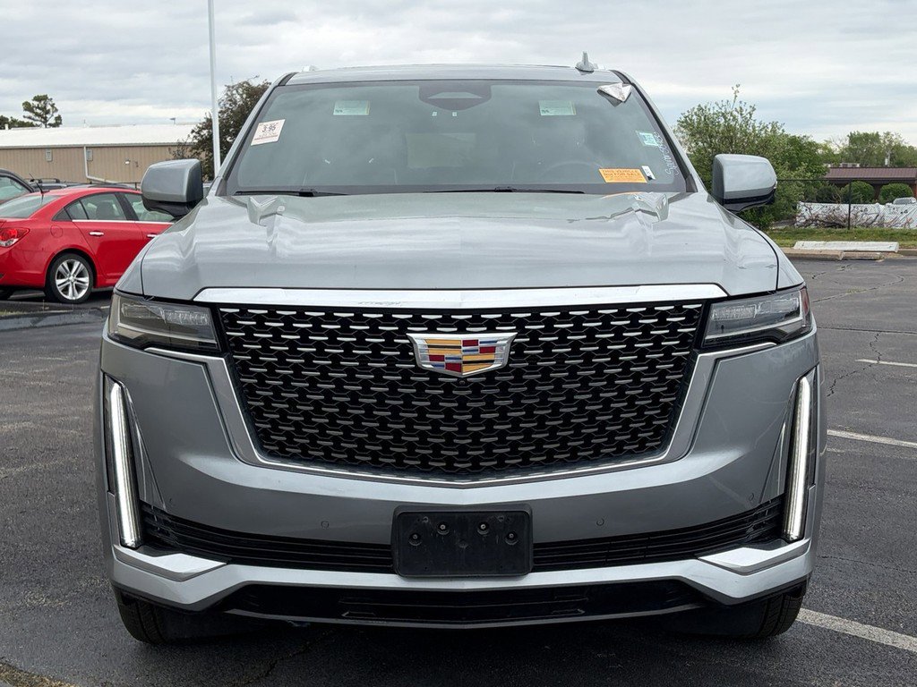 Used 2023 Cadillac Escalade Premium Luxury image 2