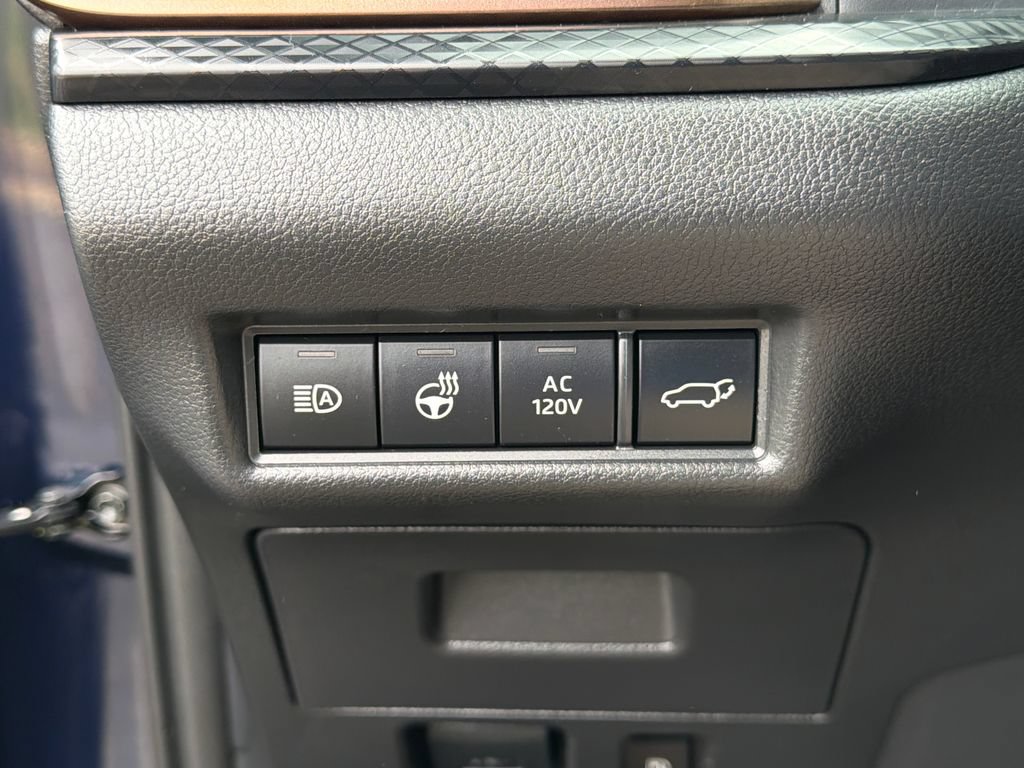 Used 2025 Toyota Grand Highlander AWD Hybrid image 25